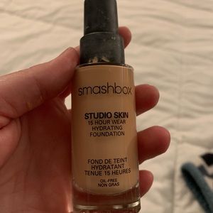 Smashbox Studio Skin 15 Hour Wear Foundation